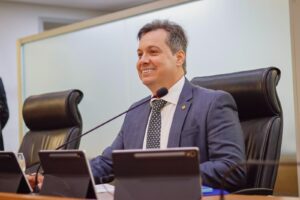 Deputado Júnior Araújo concede Medalha Epitácio Pessoa ao Padre George Batista por sua atuação social e evangelizadora nesta terça-feira (18) Deputado Júnior Araújo concede Medalha Epitácio Pessoa ao Padre George Batista por sua atuação social e evangelizadora nesta terça-feira (18)