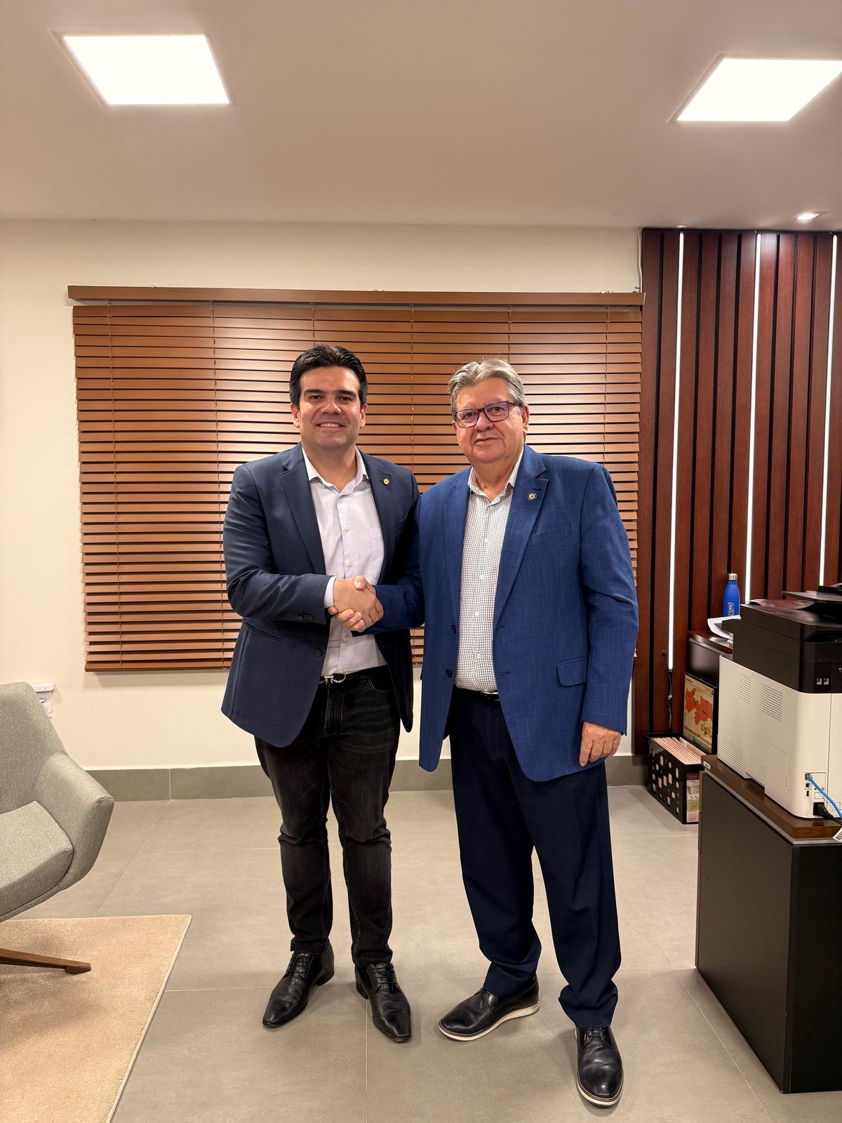 Deputado Eduardo Carneiro se reúne com João Azevêdo para tratar de ações administrativas das regiões da Paraíba e articulações visando 2026