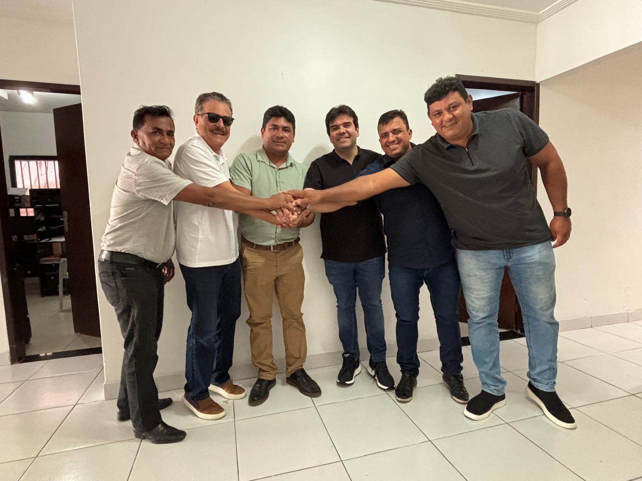 AMPLIANDO AS BASES: Deputado Eduardo Carneiro recebe apoio do prefeito de Serraria e todo grupo de situação no município