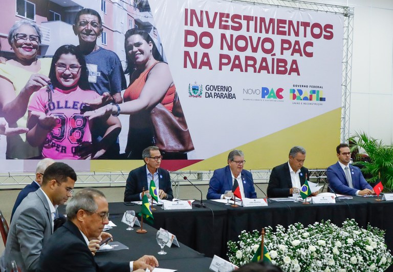 João Azevêdo se reúne com ministros Rui Costa e Waldez Góes; PAC investirá R$ 23 bi na Paraíba