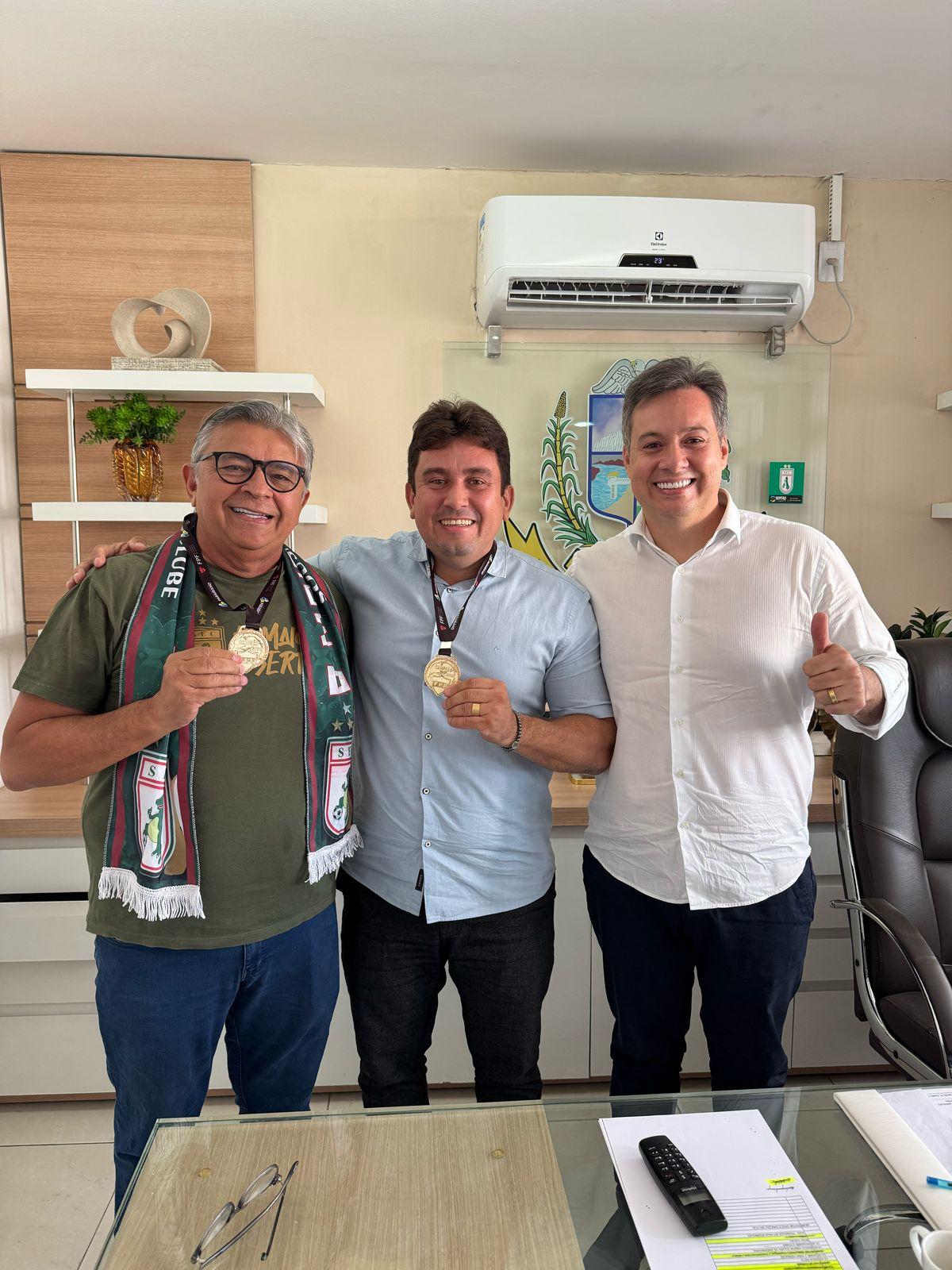 Deputado Júnior Araújo reafirma compromisso com Sousa e destina R$ 320 mil para a saúde em 2025