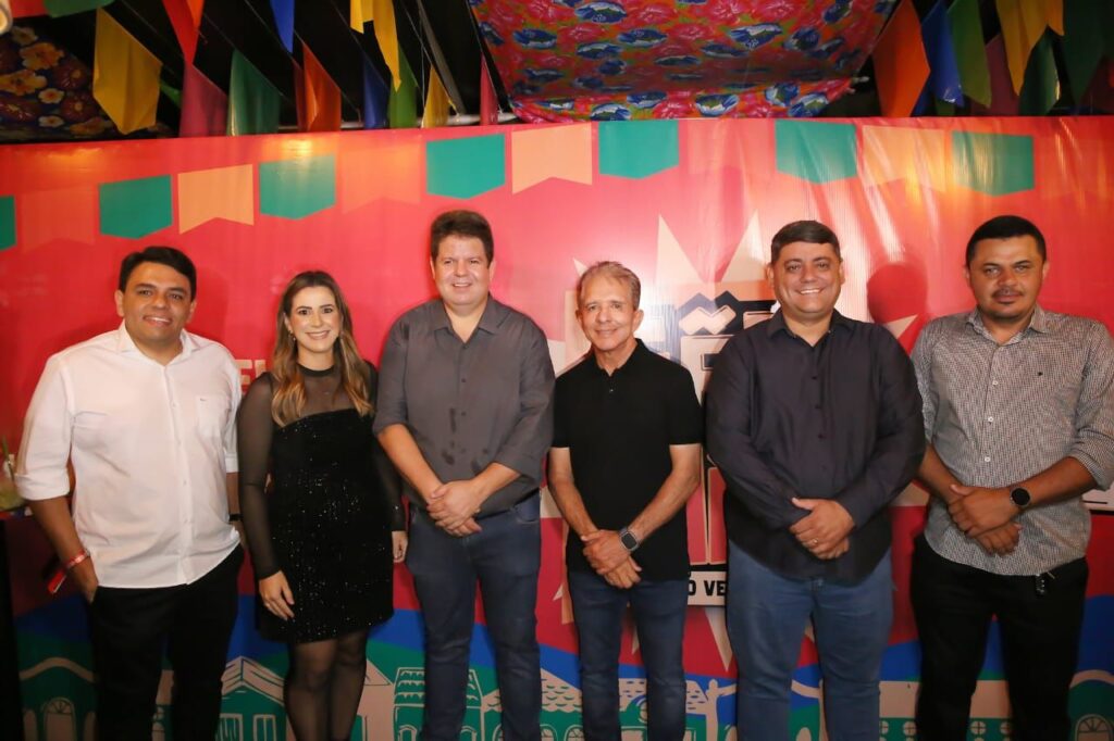 Nabor Wanderley prestigia animado São João de Ouro Velho ao lado de lideranças locais