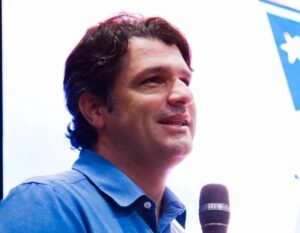 Leo Bezerra anuncia calendário de pagamentos de maio e junho e metade do 13º para servidores de João Pessoa