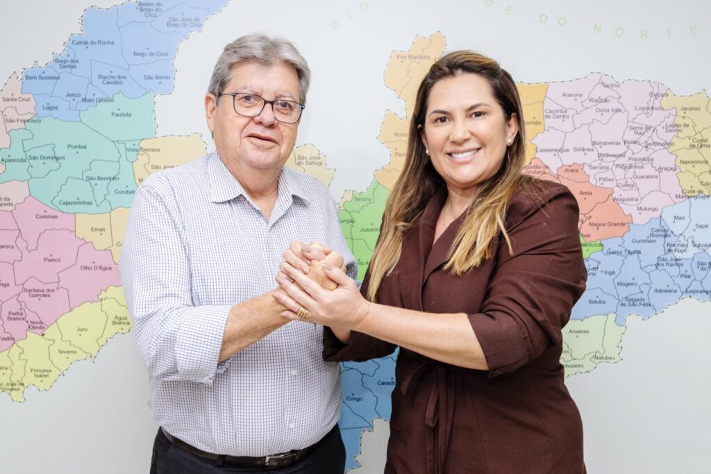Prefeita de Cajazeiras agradece investimentos superiores a R$ 1 bilhão dos governos João e Lucas e destaca compromisso firme com município