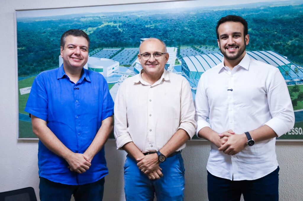 Diego Tavares e Pedro Feitosa solicitam projeto de estrada que liga Várzea Comprida dos Leites a Pombal