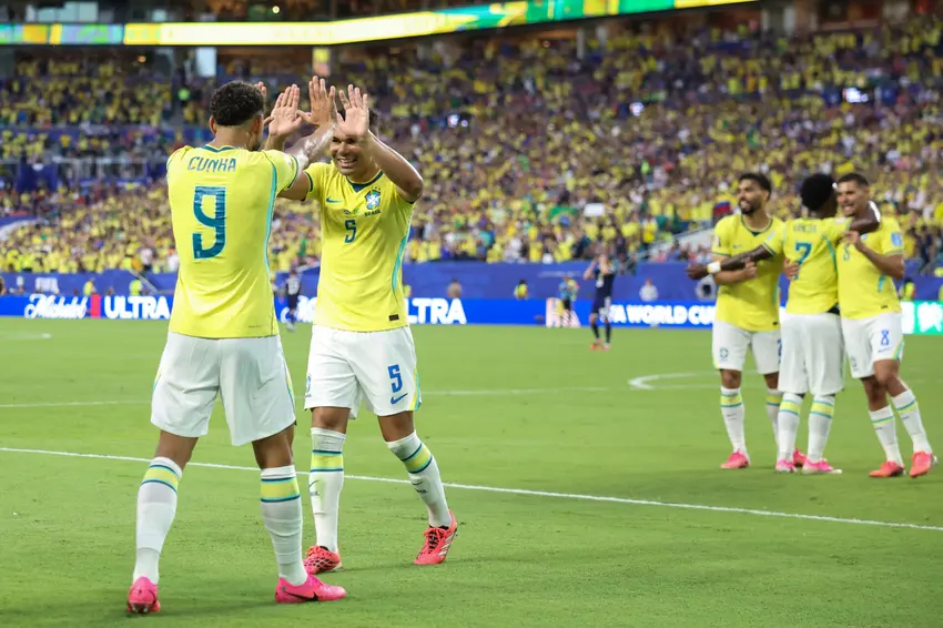Sufoco: Brasil vence o Japão por 2×1 no último minuto e avança para as oitavas de final