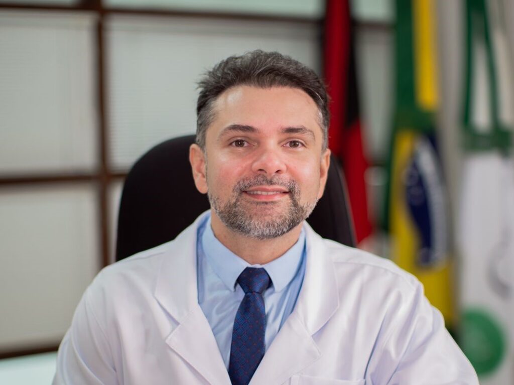 Vitória da Medicina: Após ação do CRM-PB, Justiça proíbe biomédica de realizar procedimentos privativos dos médicos
