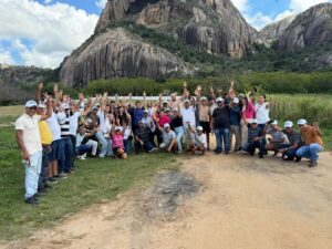 Murilo Galdino reúne lideranças e apoiadores em Araruna e visita a Pedra da Boca