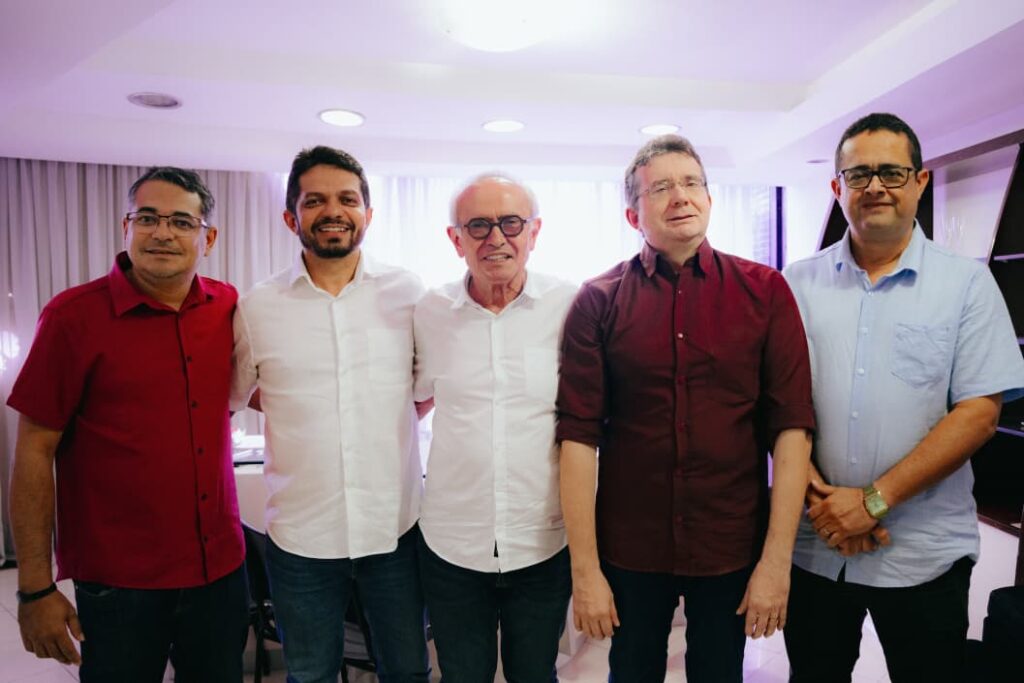 Cícero Lucena recebe adesão da oposição de Caaporã