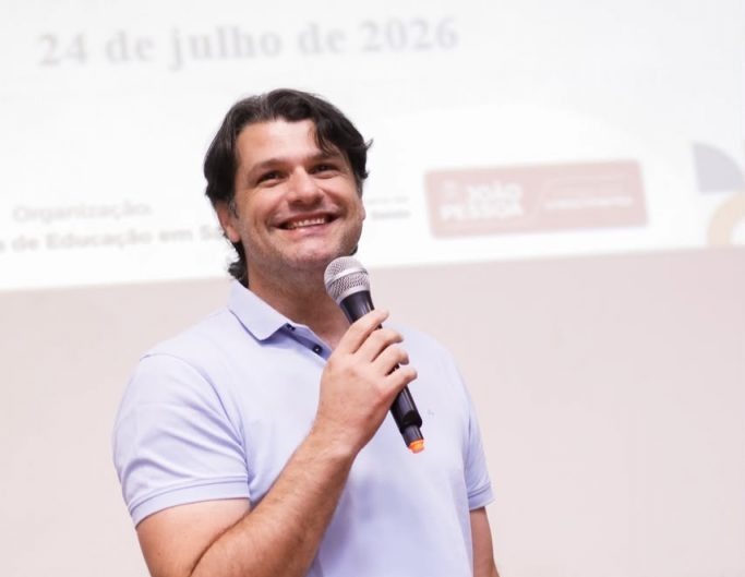 Leo Bezerra abre capacitação e reforça compromisso com a humanização na Saúde