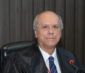 A palavra fere. A retratação nem sempre cura.
