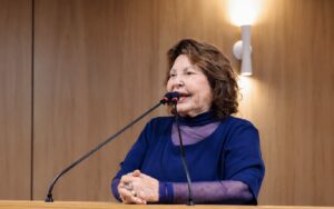 Na tribuna da Assembleia, Francisca Motta parabeniza eleitos, destaca força do Republicanos e reafirma apoio a Lula