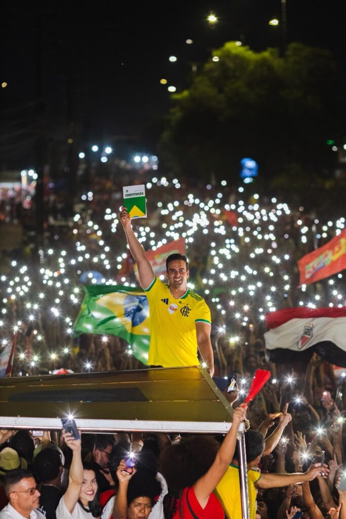 Lucas reforça apoio a Lula em grande caminhada que reúne multidão em Mangabeira